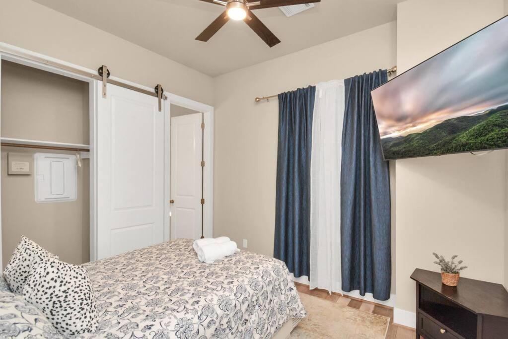 Beautiful Luxurious Houston Galleria Home Exterior photo