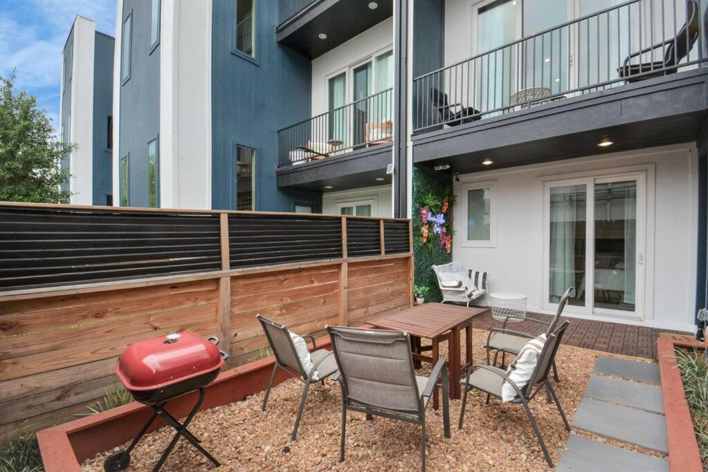 Beautiful Luxurious Houston Galleria Home Exterior photo
